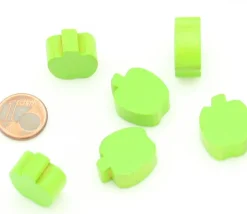 Pomme en bois verte de 16x18x8 mm