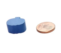 Prune ou cassis fruit en bois bleu de 16x18x8 mm