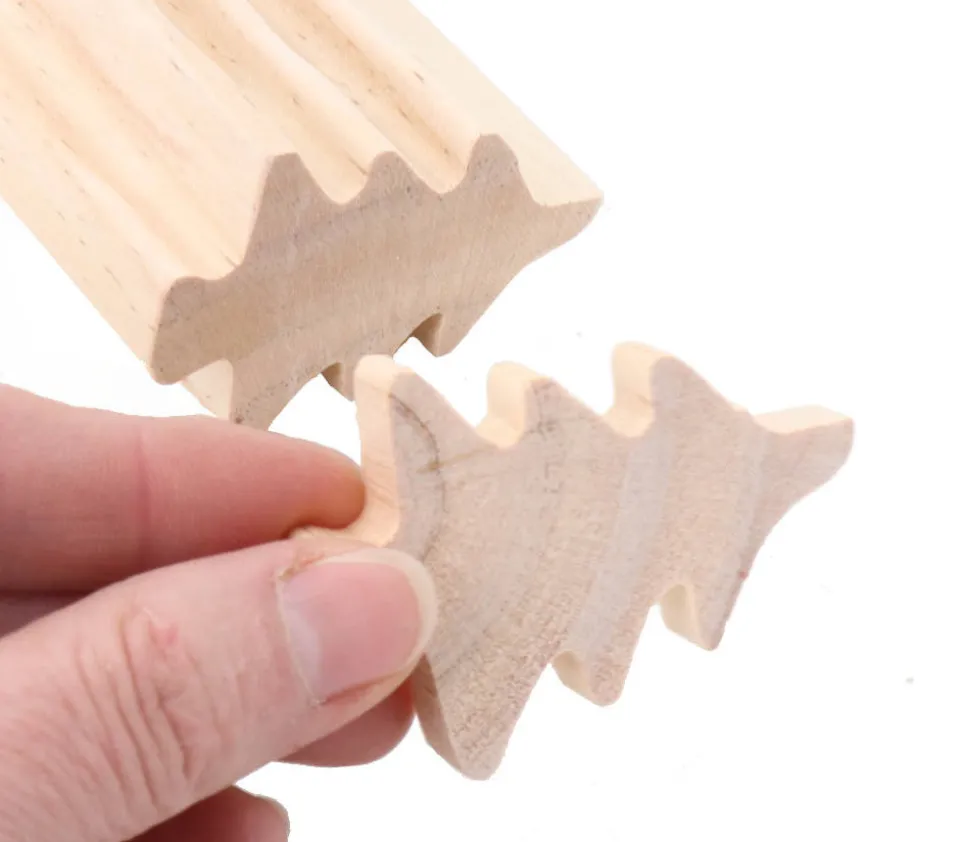 Sapin en bois naturel à découper moulure 15 cm