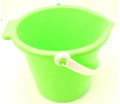 Seau plastique 2 litres gradué avec anse et bec verseur