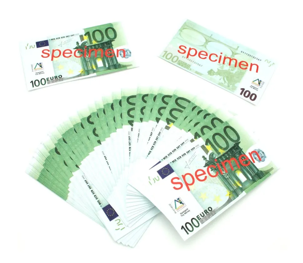 Set 100 billets de 100 euros factices pour jeux