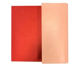 Tapis de cartes rouge 40 x 60 cm feutrine dos latex