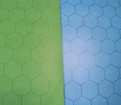 Tapis de jeu recto bleu - verso vert battlemap hexagone effaçable plateau 66 x 60 cm