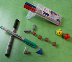 Tapis jeu recto bleu- verso vert Megamat hexagone effaçable plateau 122 x 88 cm